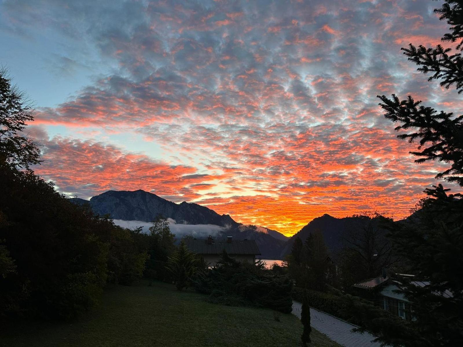Gemütliche Landhausvilla mit Kamin und Kachelofen Unterach am Attersee Exterior foto